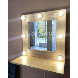 Гримерное зеркало с подсветкой лампами 60х60 см с полочкой